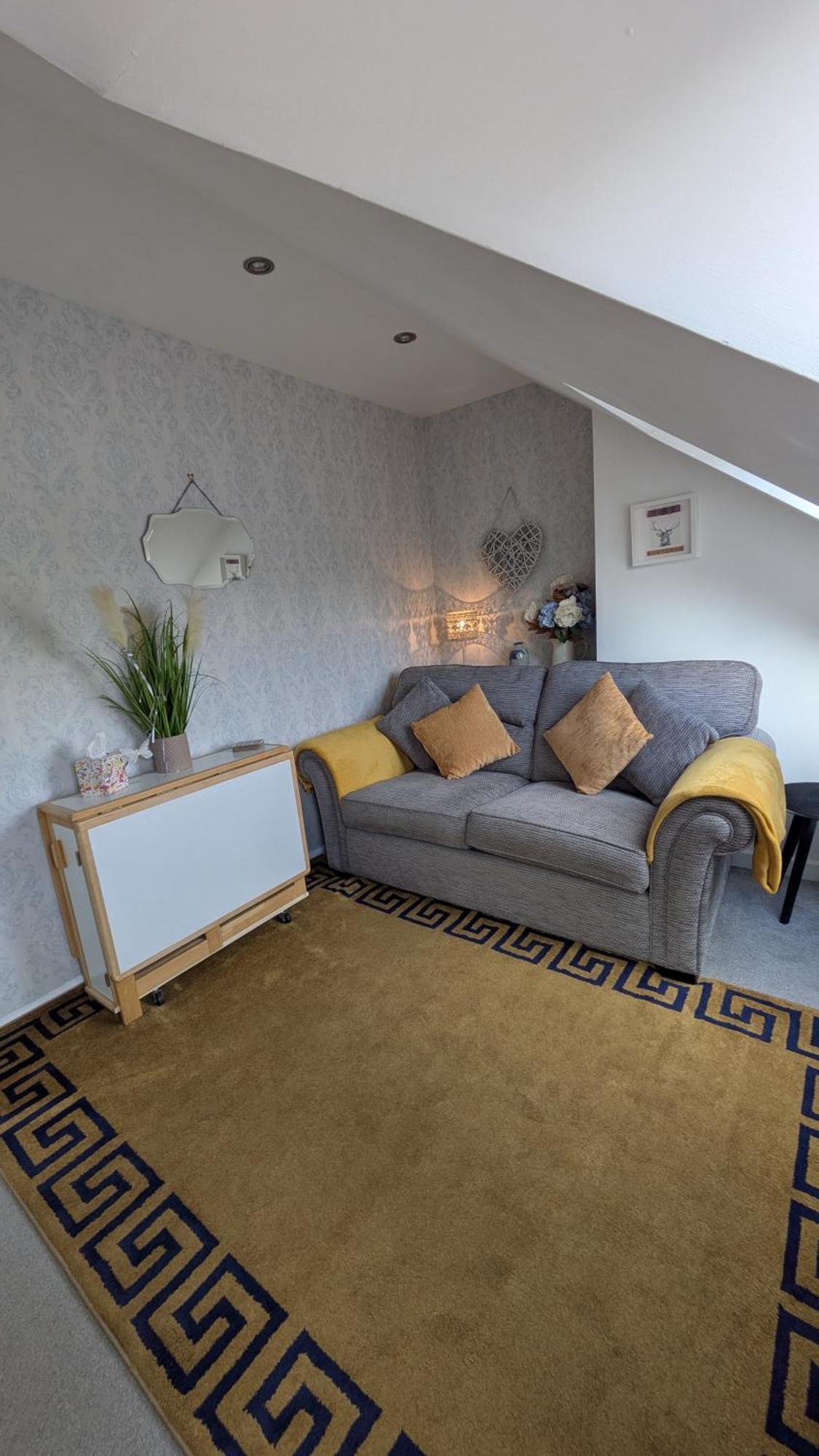Village Life- Private Attic Suite - Living Room, Bedroom And Bathroom Newtown St Boswells Kültér fotó